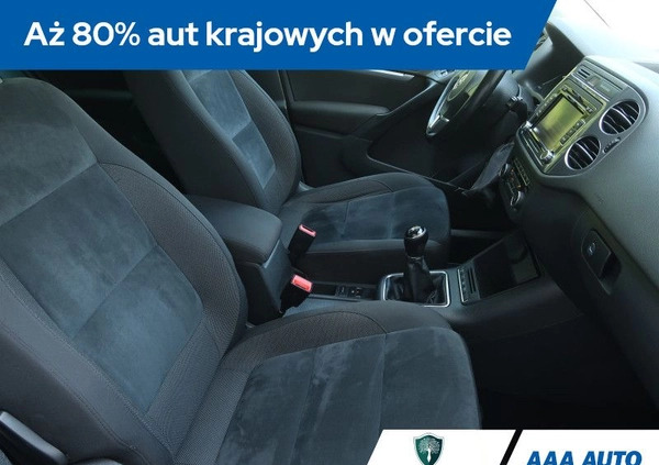 Volkswagen Tiguan cena 52000 przebieg: 145541, rok produkcji 2012 z Łowicz małe 254